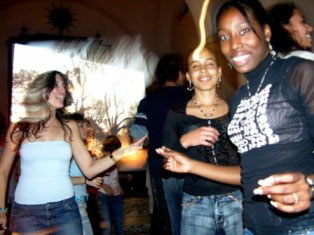 Muchachas bailando