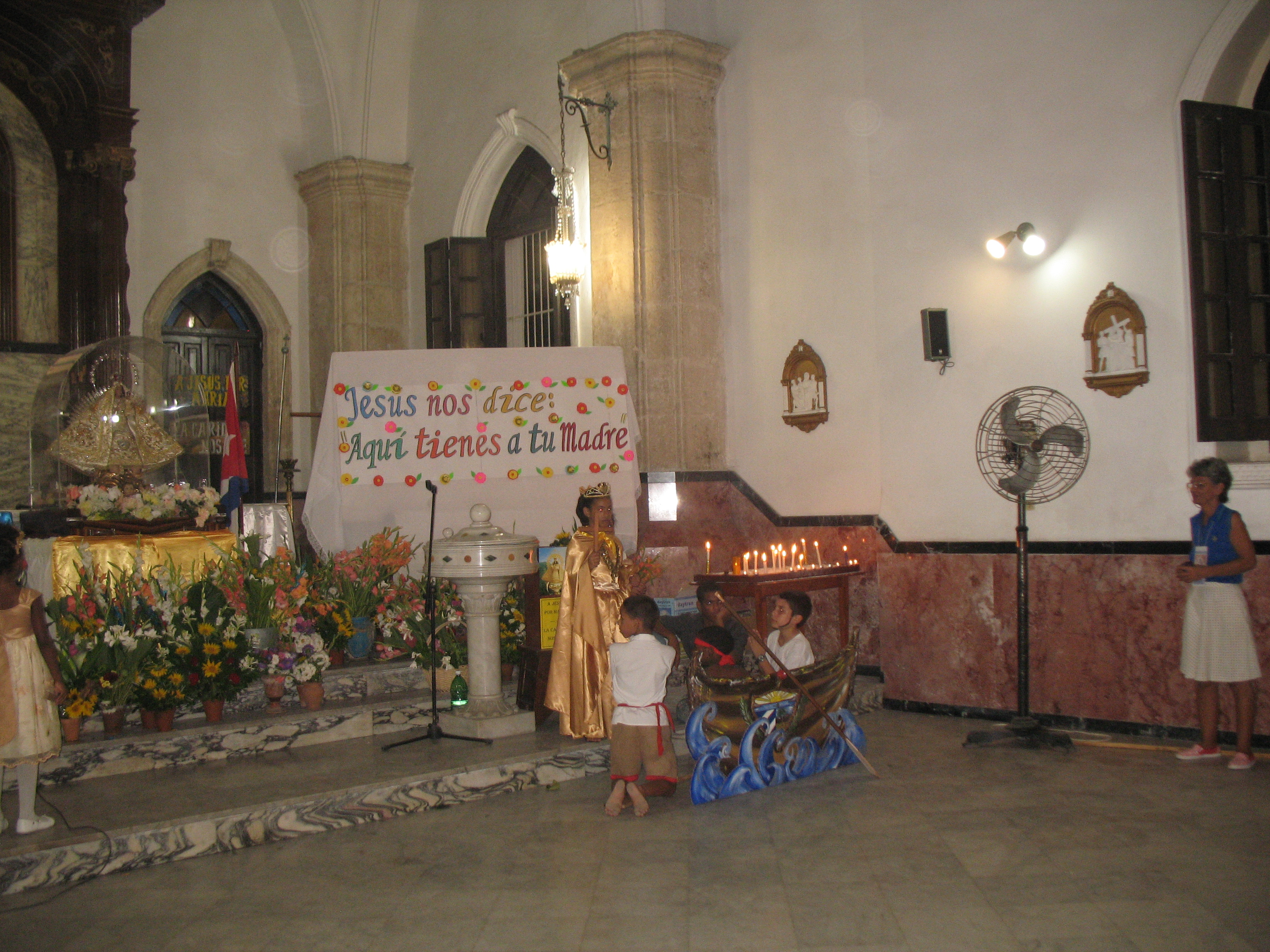 La imagen de la Virgen en el Cerro