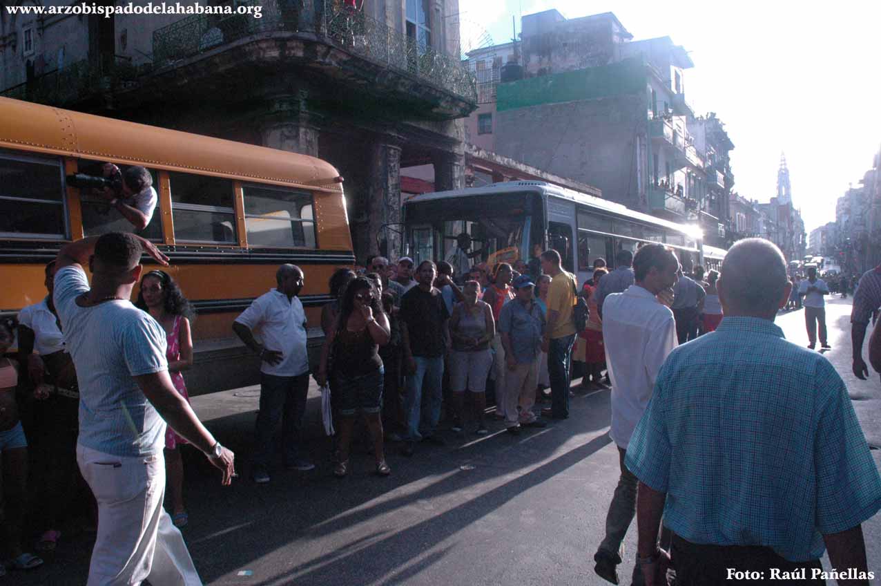Procesi�n de la Caridad en la Arquidi�cesis habanera.