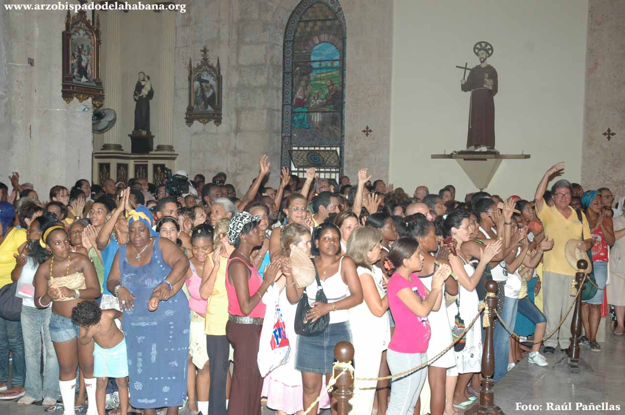 Procesi�n de la Caridad en la Arquidi�cesis habanera.