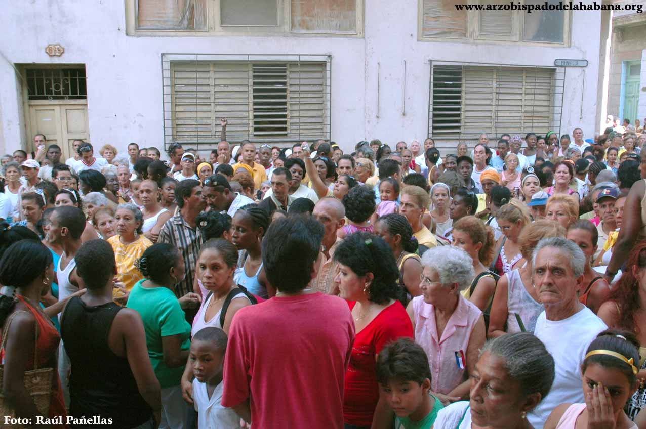 Procesi�n de la Caridad en la Arquidi�cesis habanera.