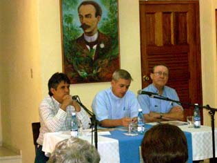 Fotoreportaje de la Conferencia de Prensa.