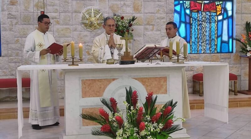 Santa misa en el Seminario San Carlos y San Ambrosio